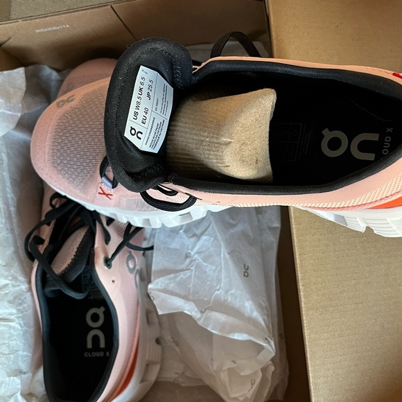 Cloud X3 8.5 woman’s NEW in box with receipt - Picture 2 of 3